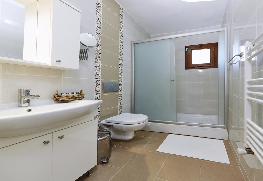 L'Olivier Guest House Alaçatı Bilik gambar